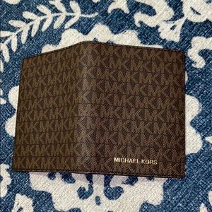Michael Kors Bags - BRAND NEW Michael Kors Wallet Michael Kors Bags - BRAND NEW Michael Kors Wallet